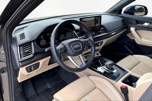 Used 2023 Audi Q5 2.0T Premium Plus w/ Premium Plus Package AWD/4WD image 13