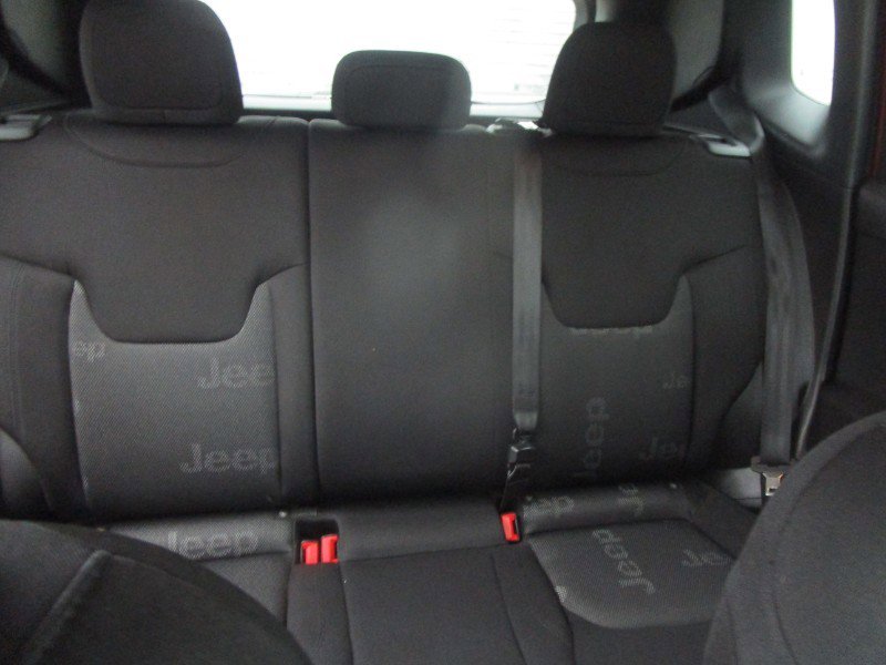 Used 2017 Jeep Renegade Latitude image 18