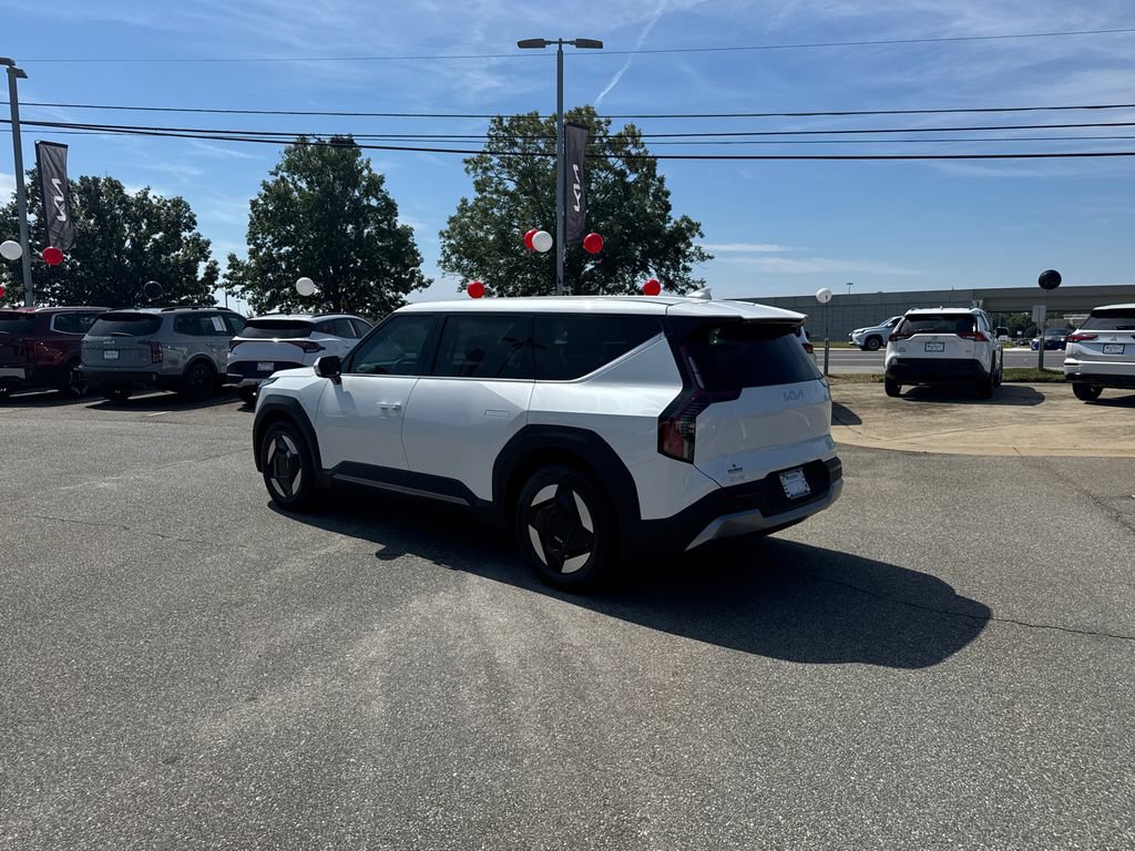 New 2024 Kia EV9 Light RWD image 5