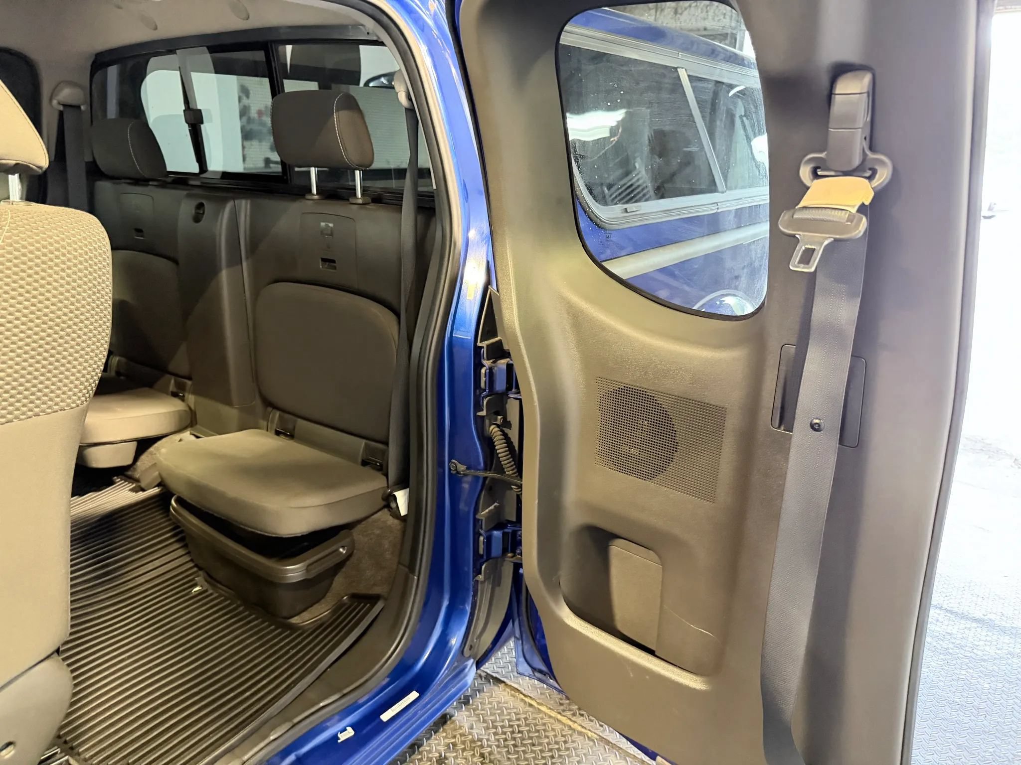 Used 2013 Nissan Frontier PRO-4X AWD/4WD image 35