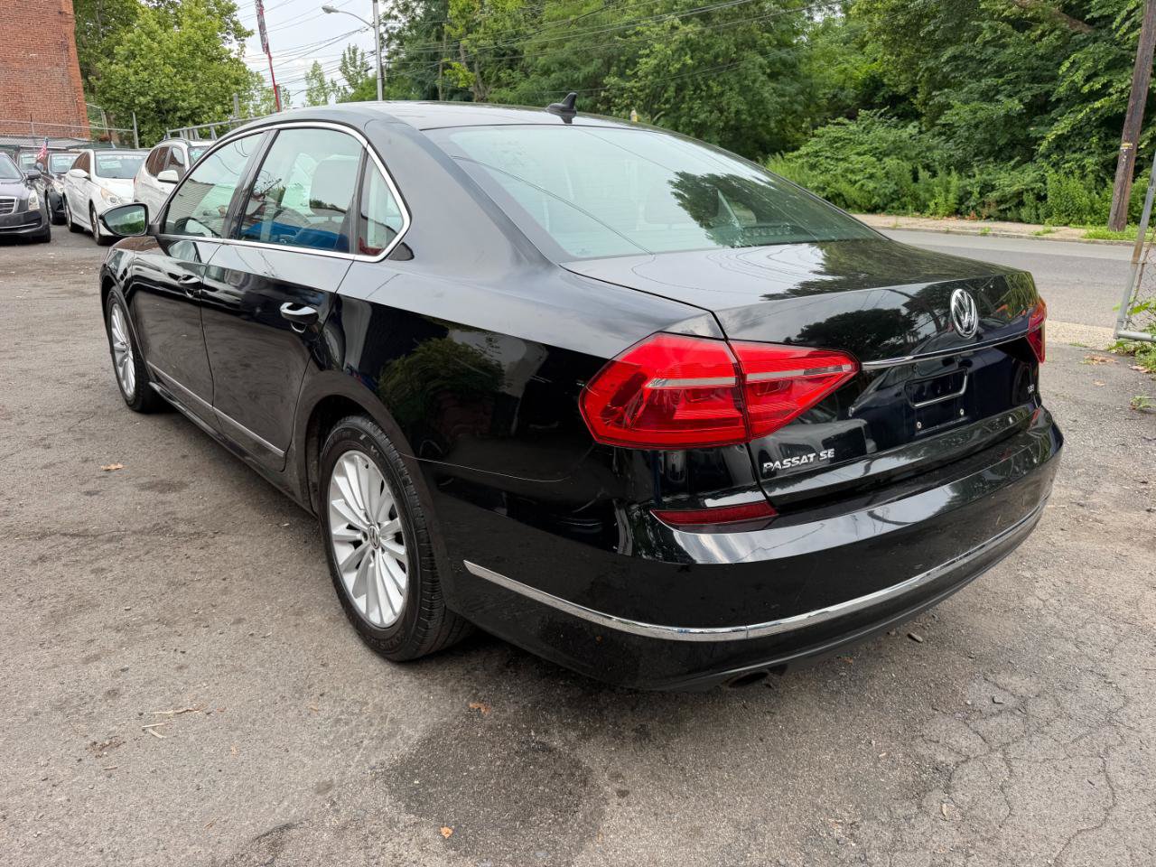 Used 2016 Volkswagen Passat 1.8T SE FWD image 8