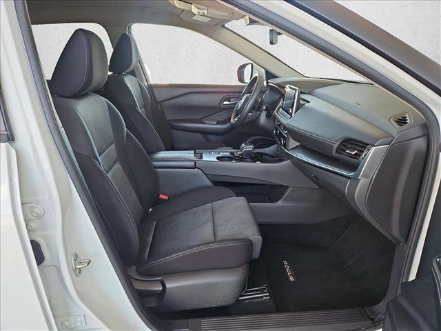Used 2024 Nissan Rogue SV FWD image 20