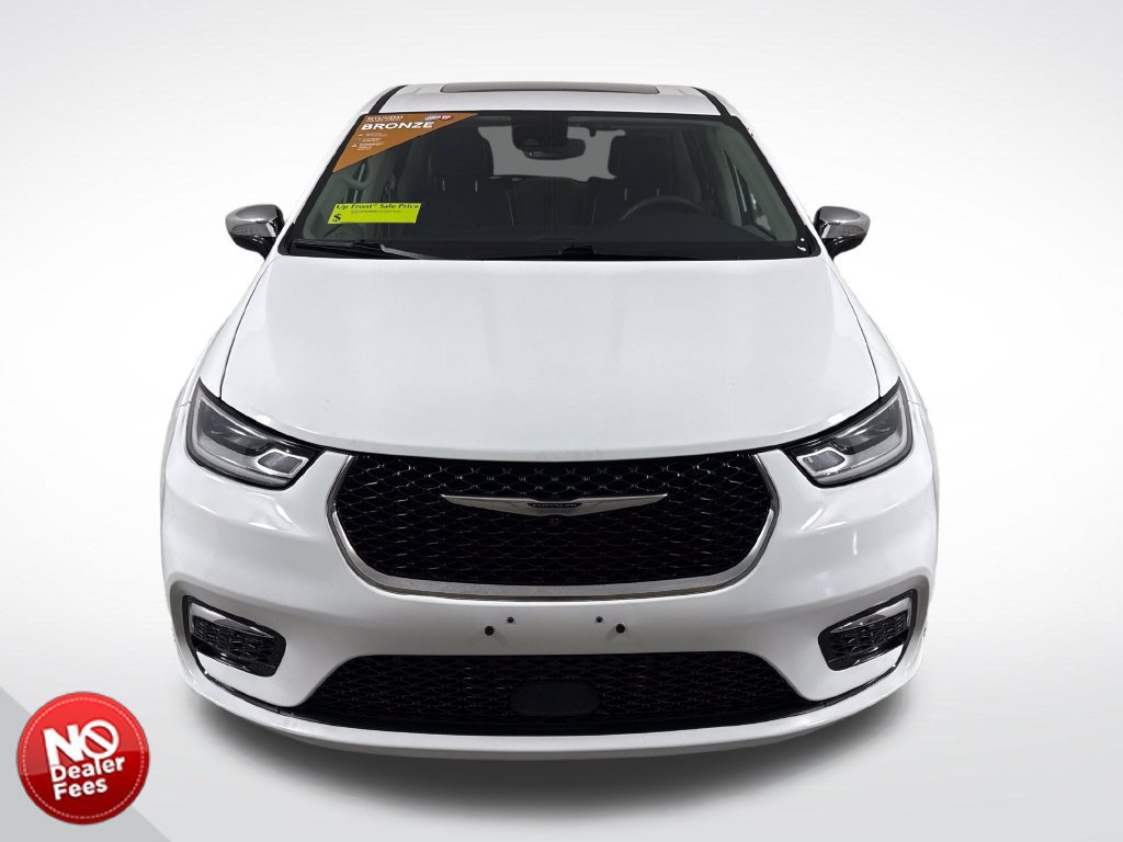 Used 2023 Chrysler Pacifica Limited FWD image 9