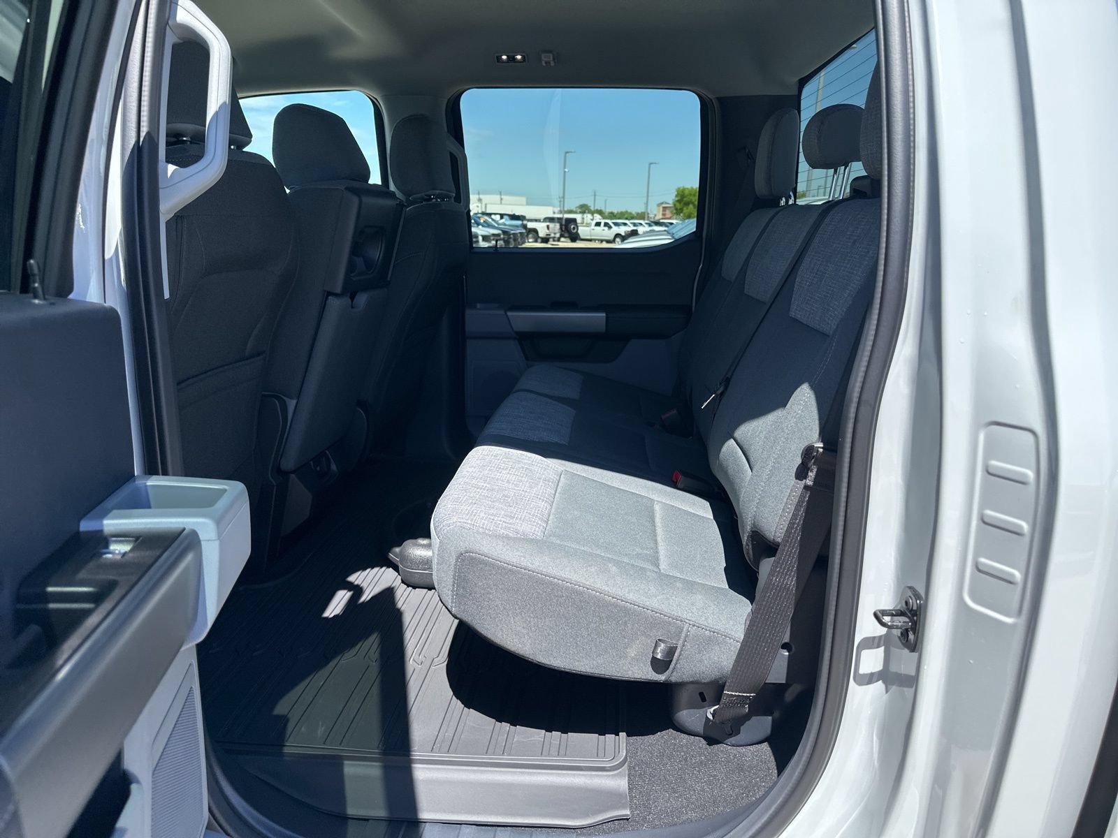 Used 2026 Ford F450 XLT w/ FX4 Off-Road Package AWD/4WD image 14