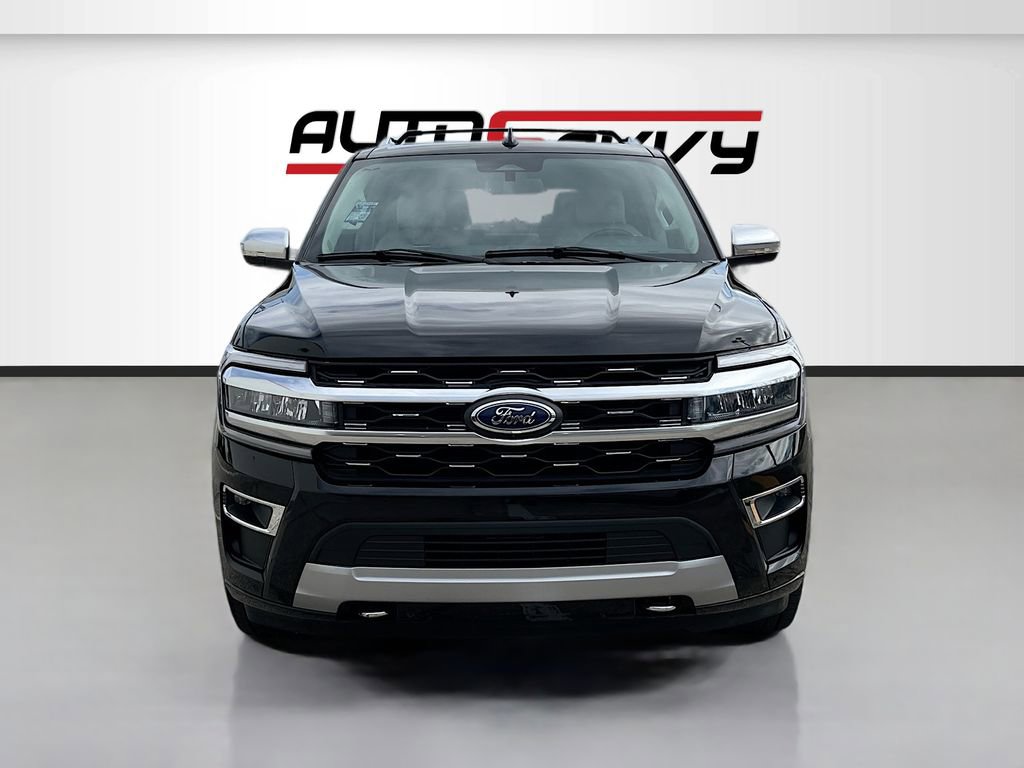 Used 2023 Ford Expedition Platinum image 2