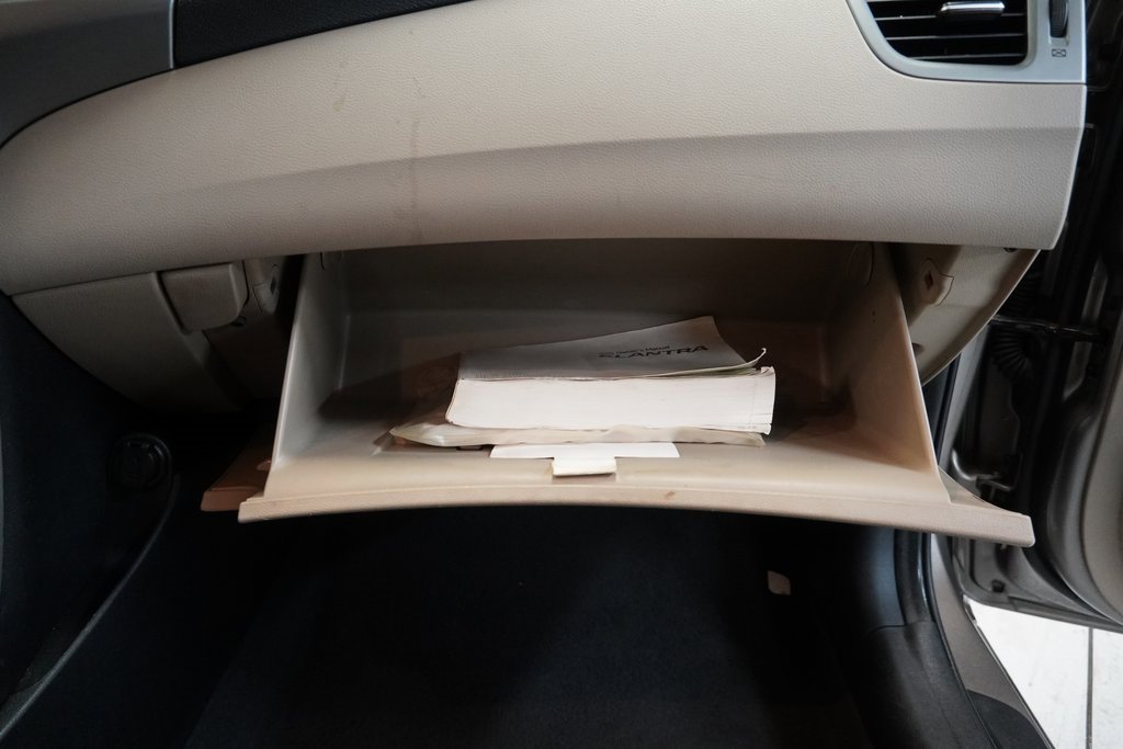 Used 2015 Hyundai Elantra SE image 33