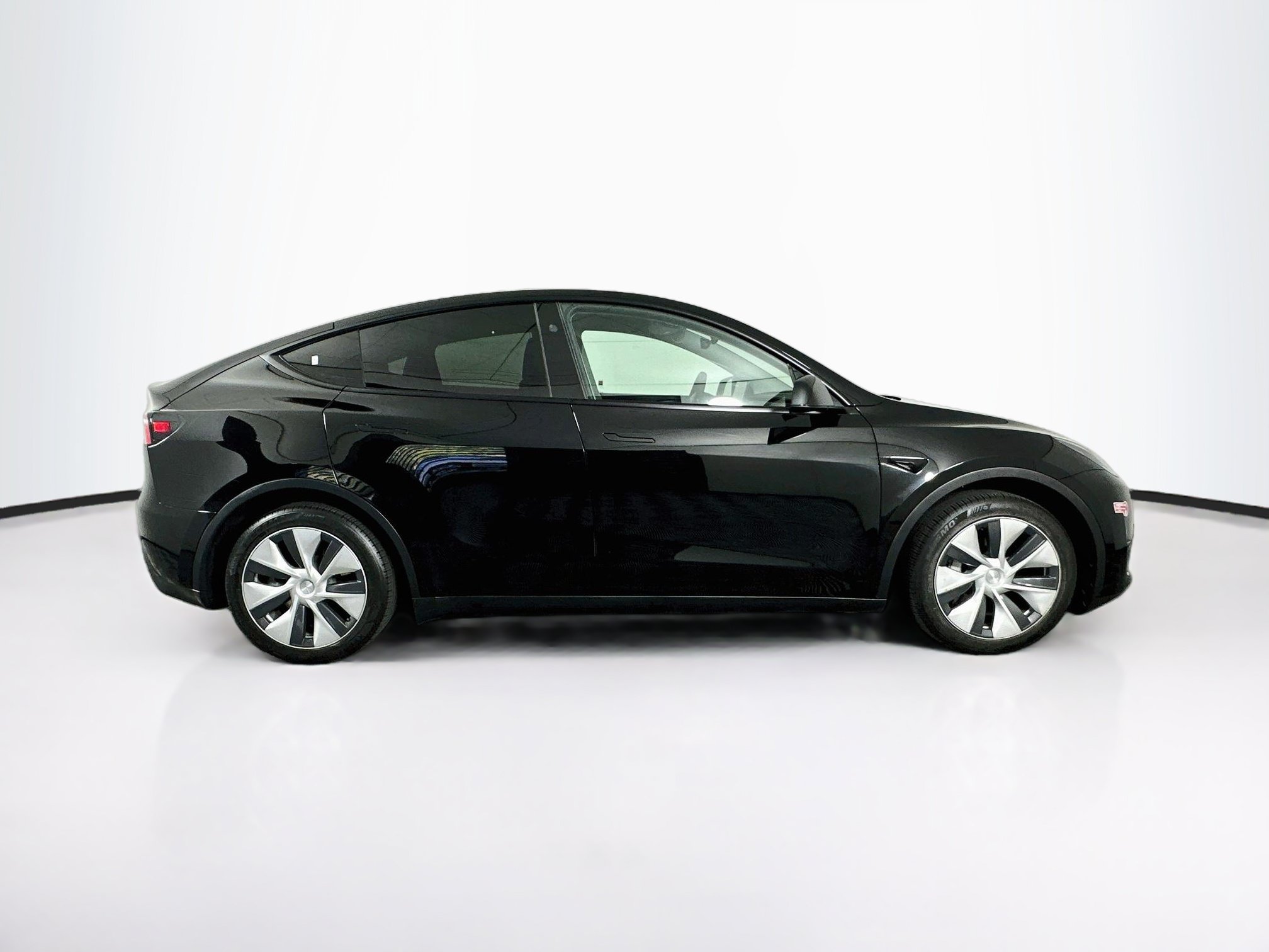 Used 2024 Tesla Model Y Long Range AWD/4WD image 10