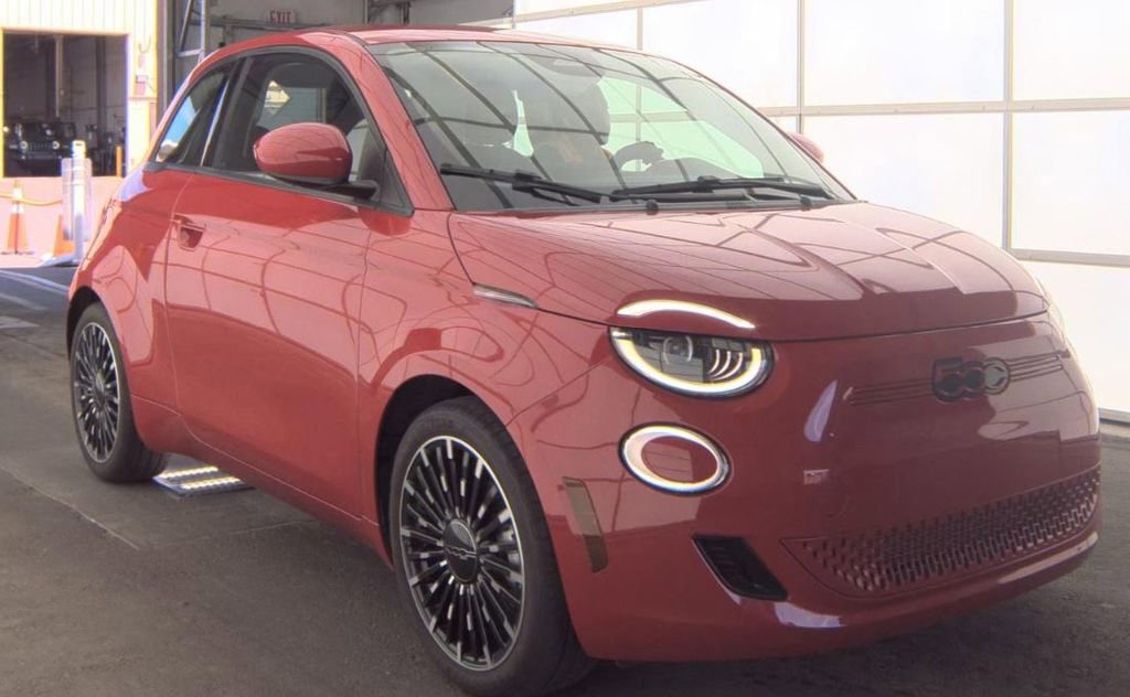 Used 2024 FIAT 500 e (RED) FWD image 3