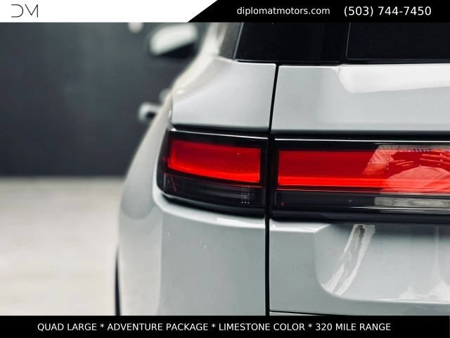 Used 2024 Rivian R1S Adventure AWD/4WD image 14