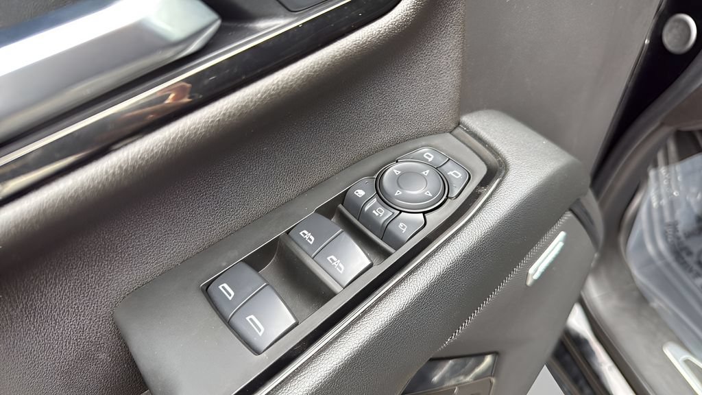 Used 2025 GMC Sierra 2500 AT4 AWD/4WD image 23
