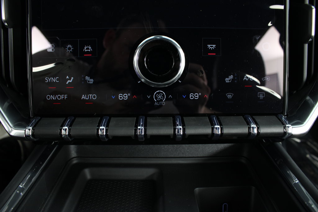 New 2027 GMC Acadia Elevation w/ Elevation Premium Package AWD/4WD image 8
