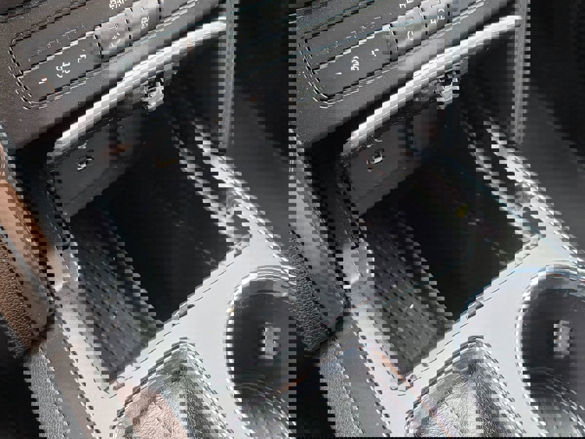 Used 2019 Ford Explorer XLT image 42