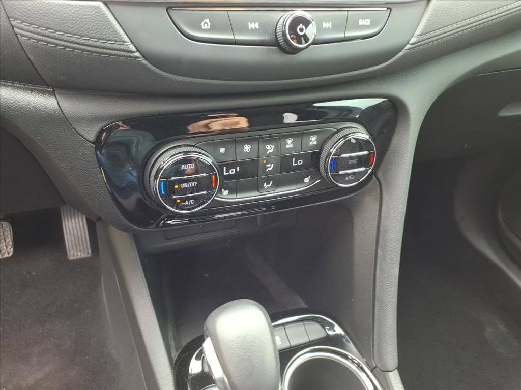 Used 2023 Buick Encore GX Select AWD/4WD image 29