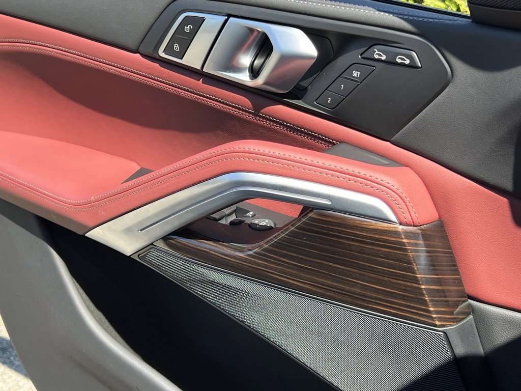 Used 2025 BMW X6 xDrive40i w/ Parking Assistance Package image 30