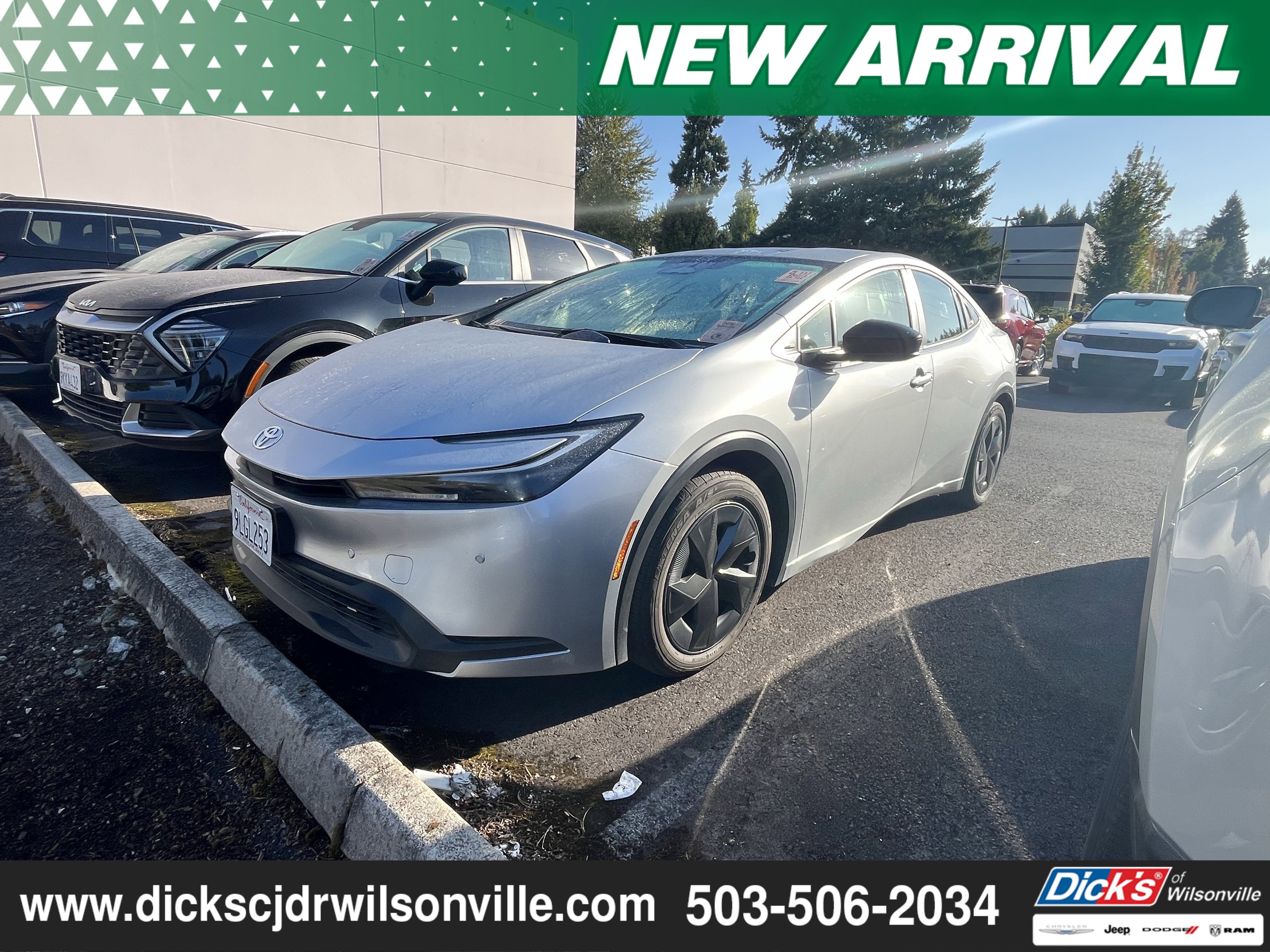 Used 2024 Toyota Prius LE image 3
