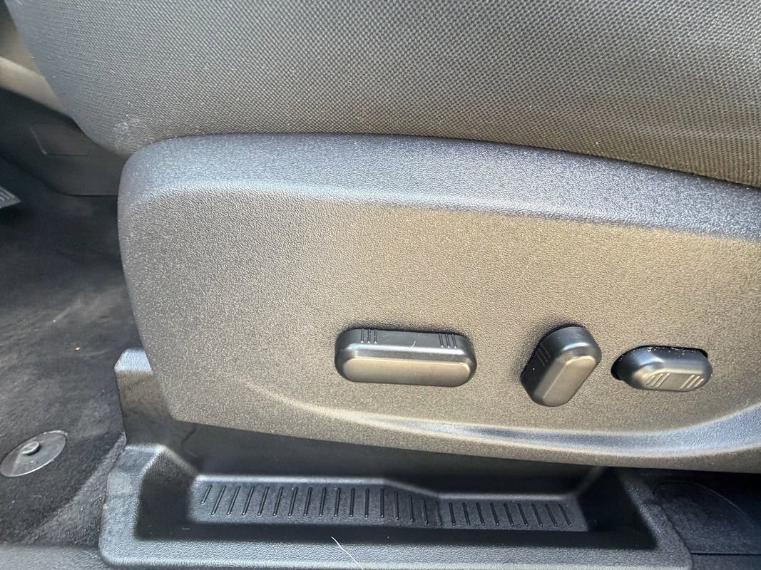 Used 2018 Ford Escape SE w/ SE Sync 3 Package image 18