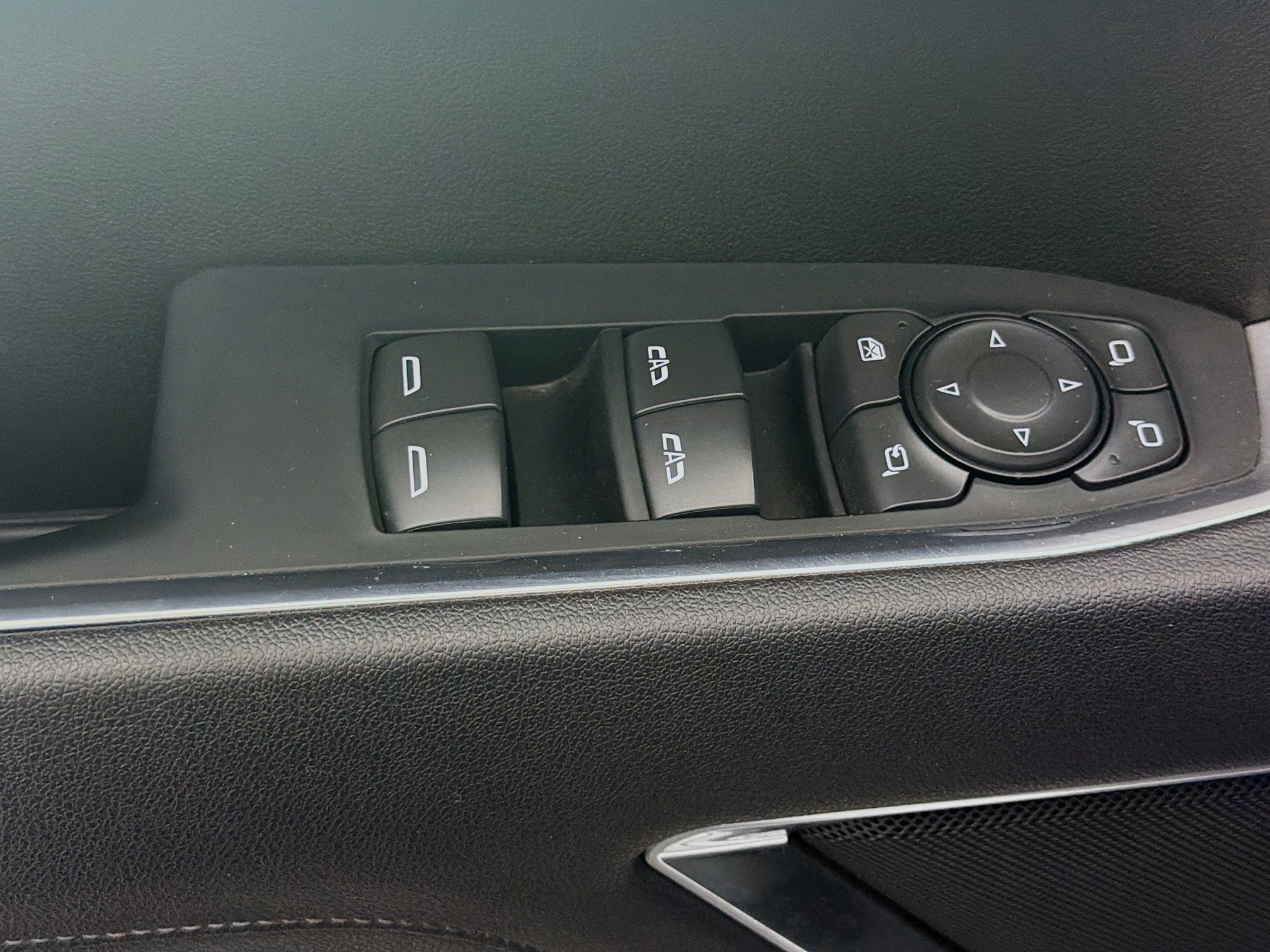 Used 2025 GMC Sierra 1500 SLT RWD image 15
