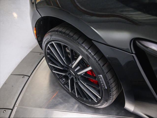 Used 2022 Aston Martin DBX image 8
