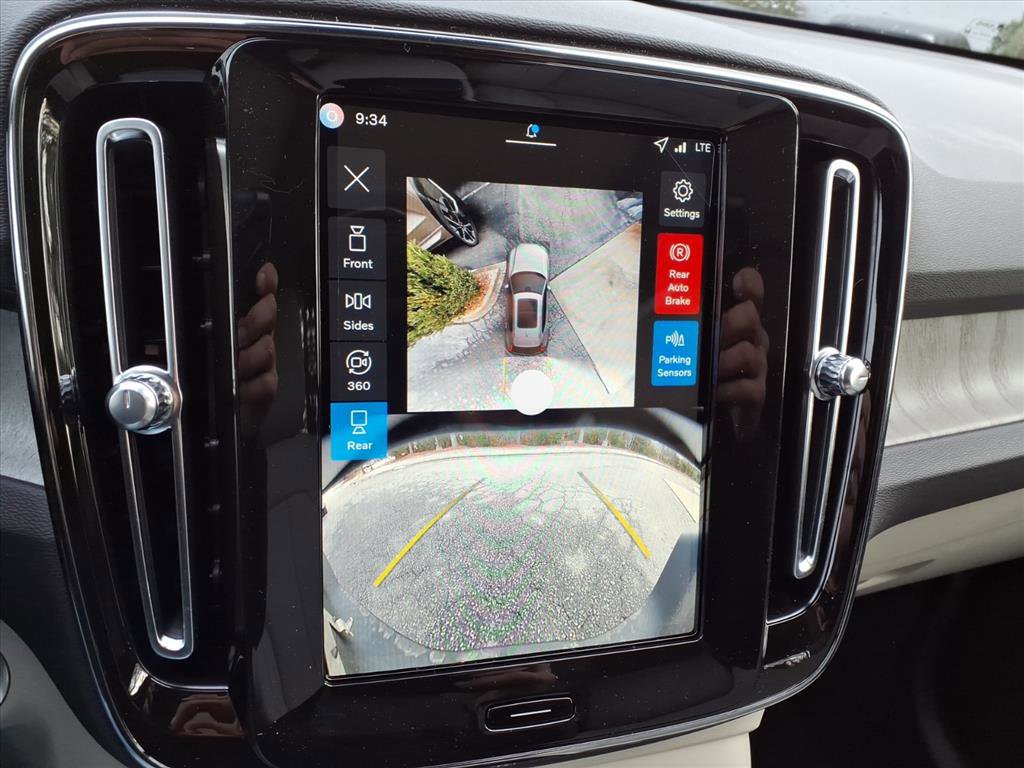 New 2026 Volvo XC40 B5 Plus w/ Protection Package Premier image 18