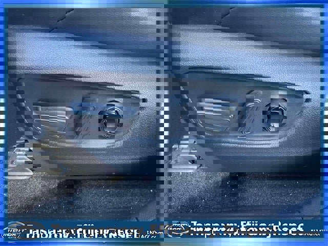 Used 2023 Toyota Venza Limited image 18