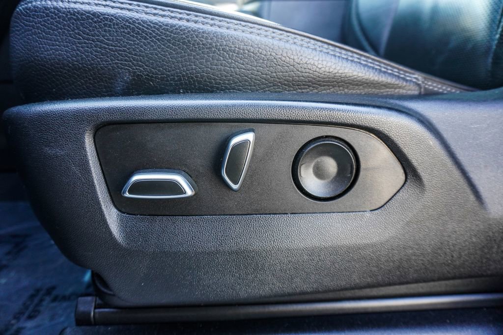 Used 2023 GMC Yukon Denali image 7