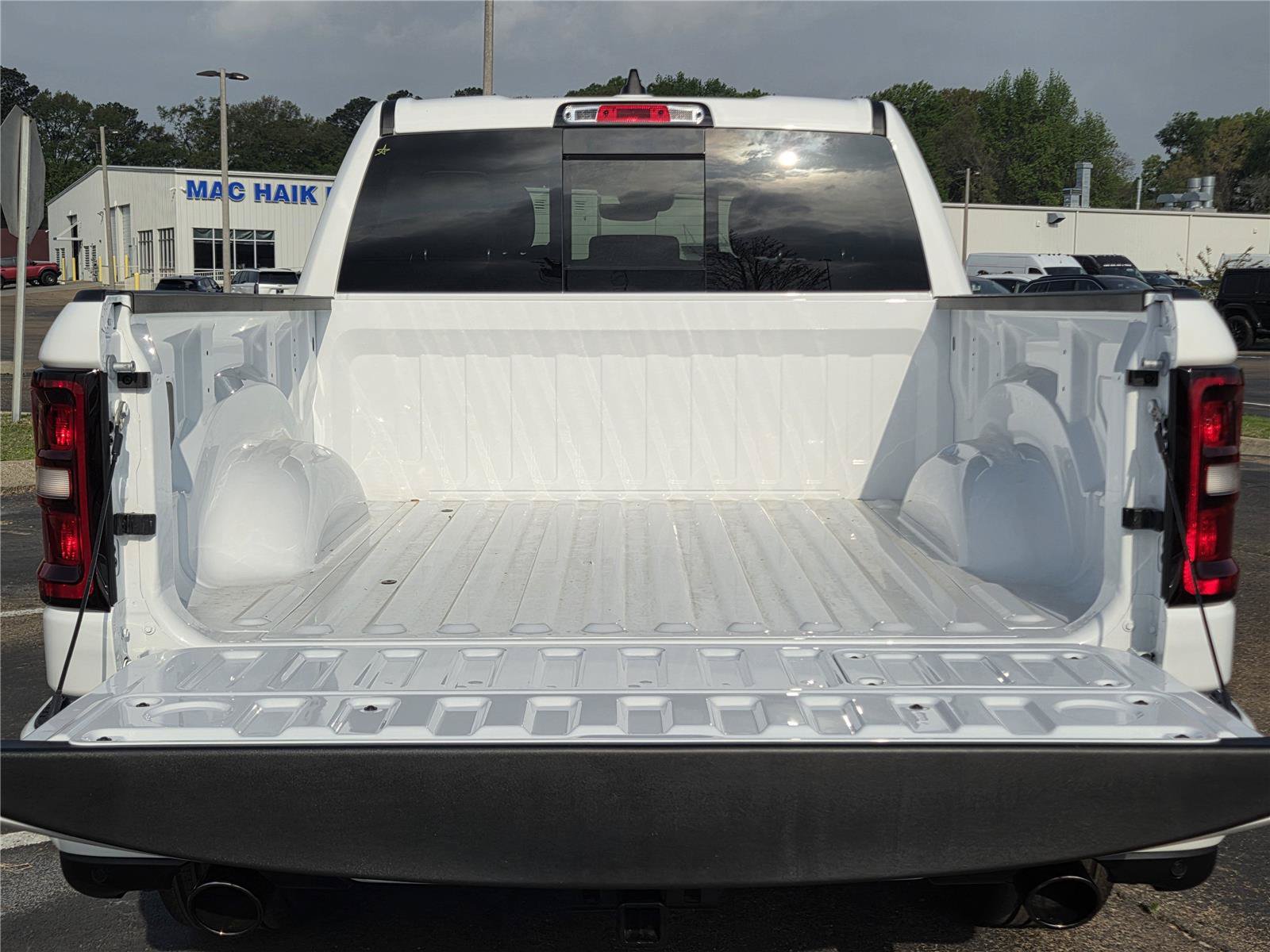 New 2026 RAM 1500 Laramie w/ Night Edition AWD/4WD image 34