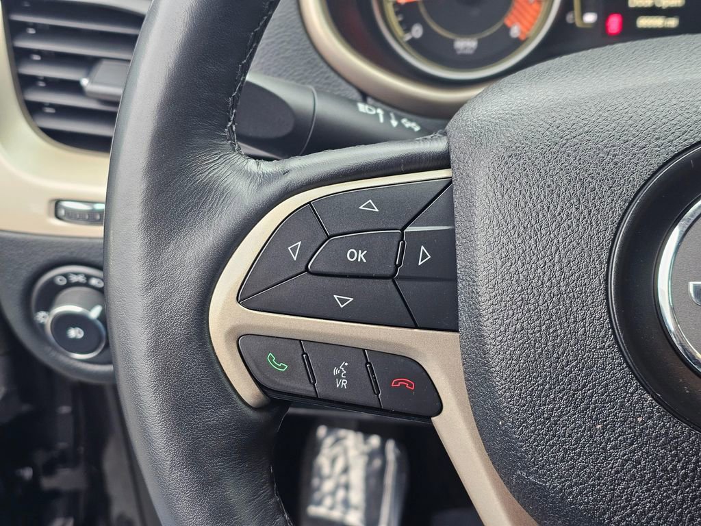 Used 2015 Jeep Cherokee Latitude w/ Cold Weather Group image 26