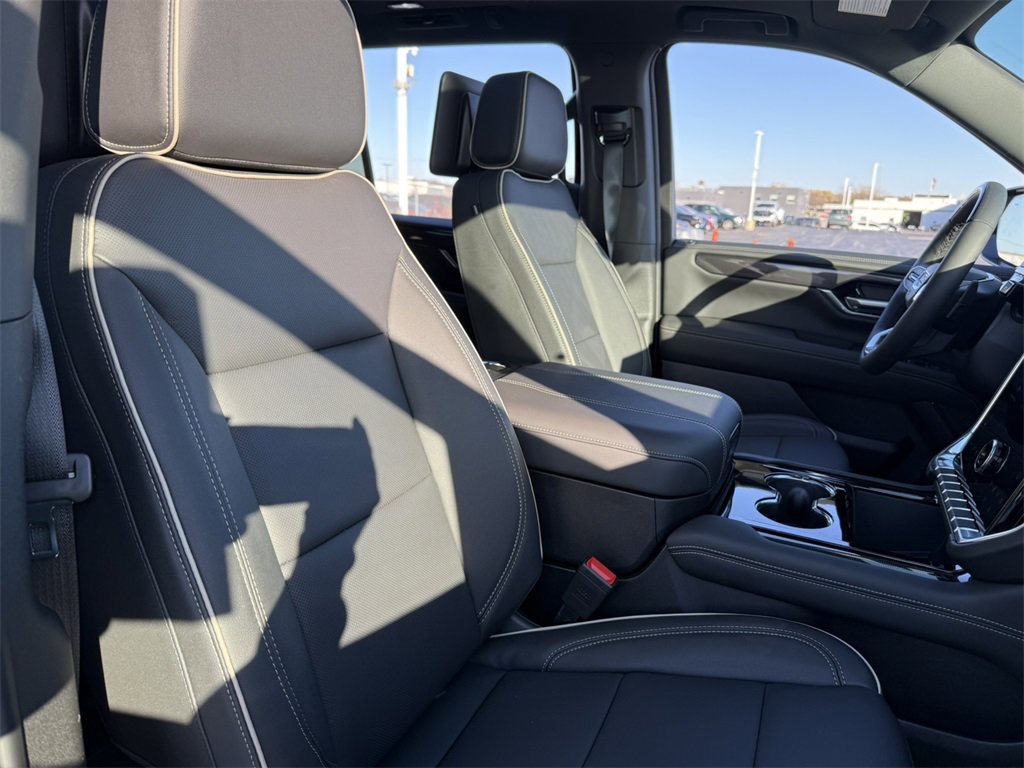 New 2026 GMC Yukon XL Elevation image 39
