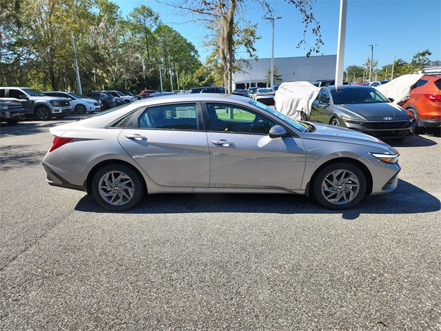 New 2025 Hyundai Elantra Blue image 2