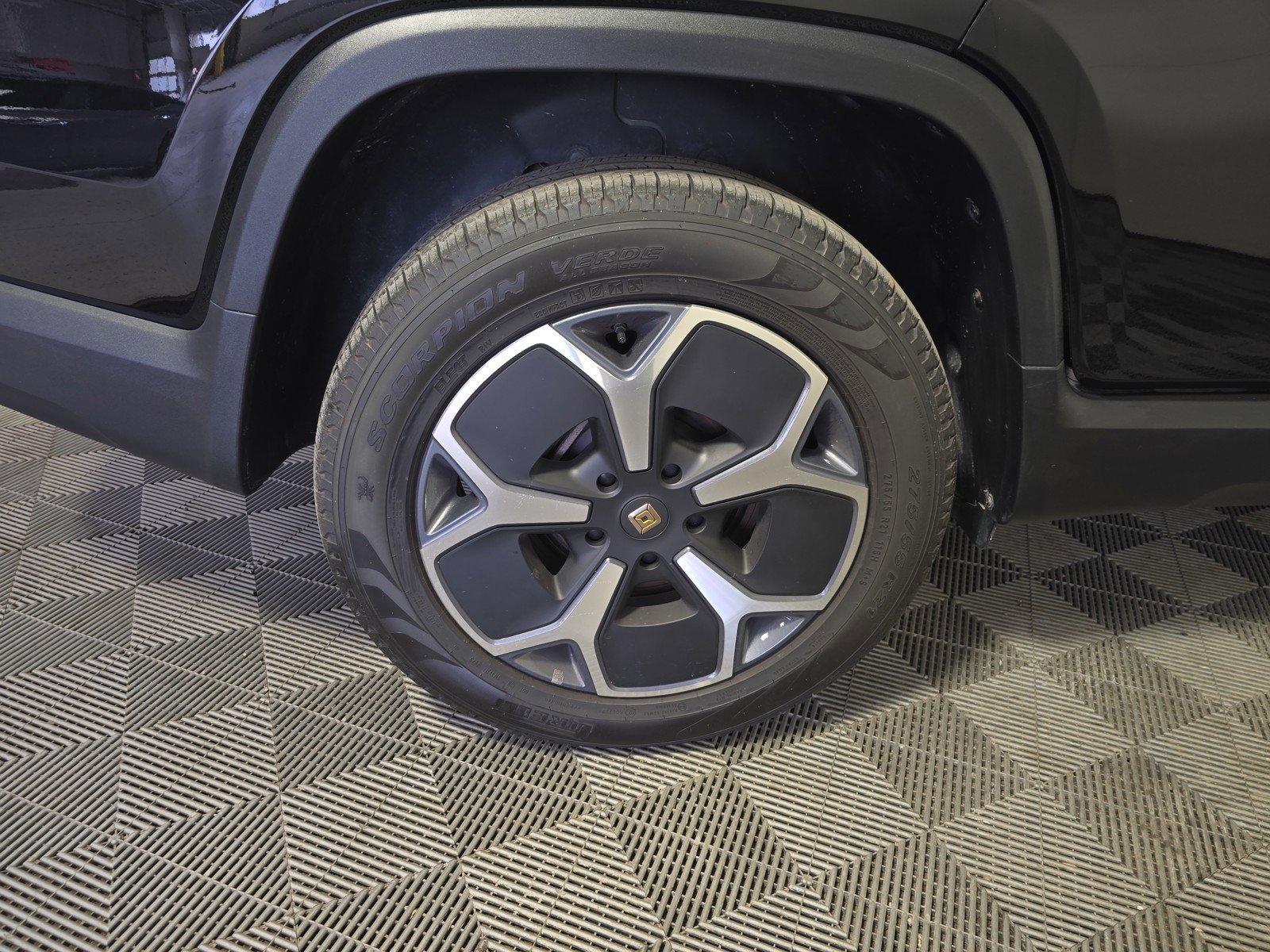 Used 2024 Rivian R1T Adventure AWD/4WD image 12