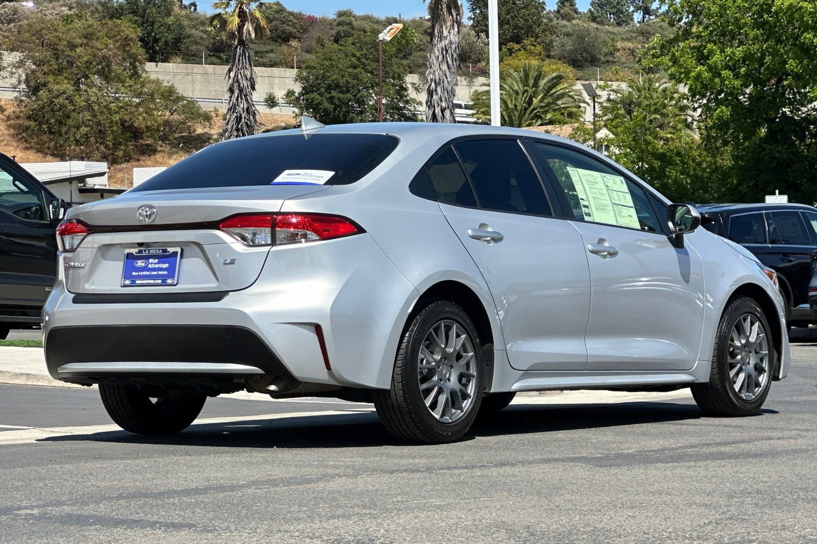 Used 2022 Toyota Corolla LE w/ LE Convenience Package FWD image 3