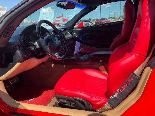 Used 2000 Chevrolet Corvette Coupe w/ Roof Pkg RWD image 2