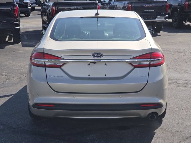 Used 2017 Ford Fusion SE w/ Fusion SE Technology Package FWD image 18