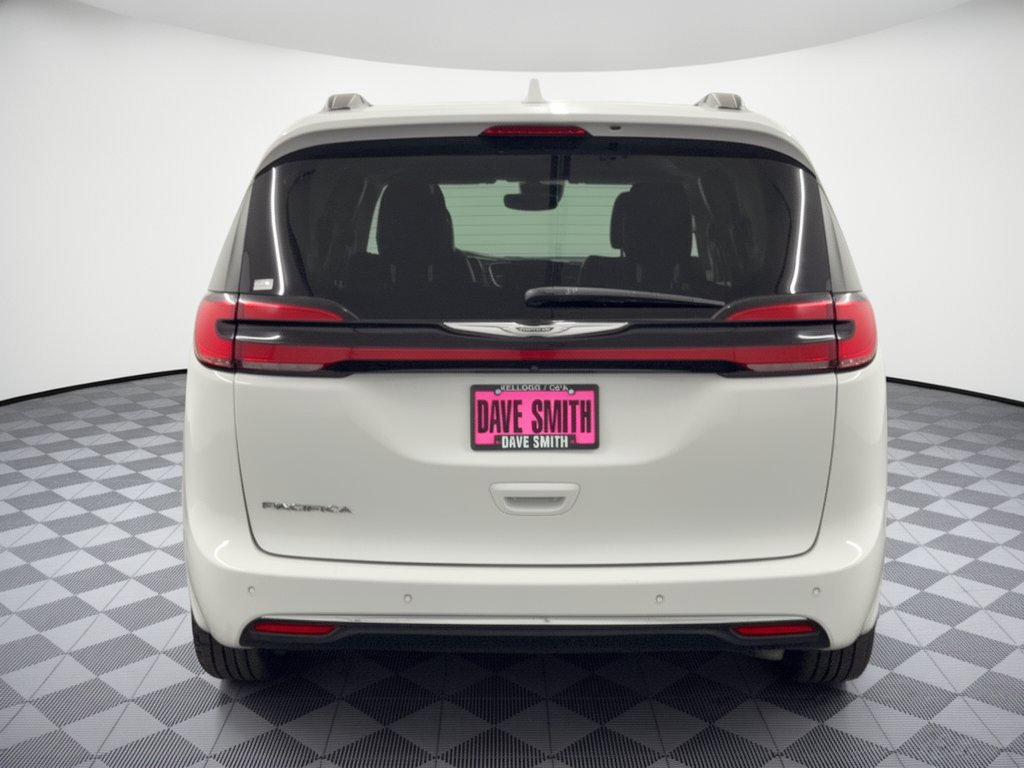 Used 2022 Chrysler Pacifica Touring-L FWD image 11