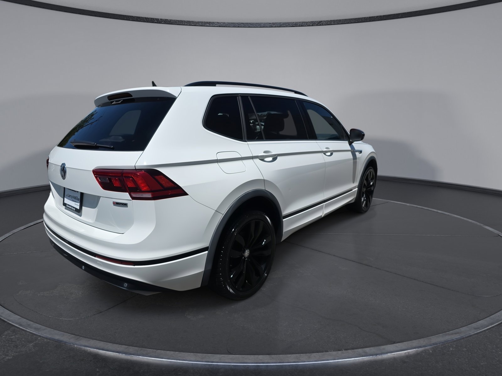 Used 2020 Volkswagen Tiguan SE R-Line AWD/4WD image 13