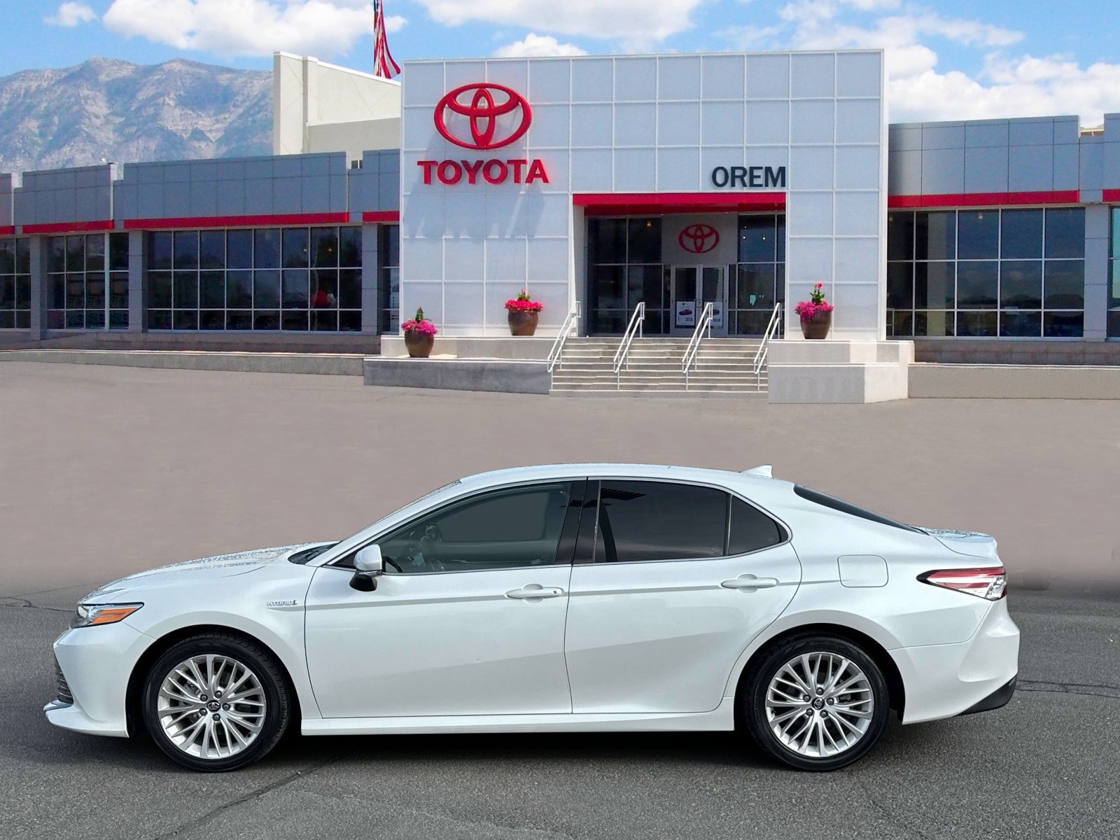 Used 2020 Toyota Camry XLE w/ Carpet Mat Package FWD image 6