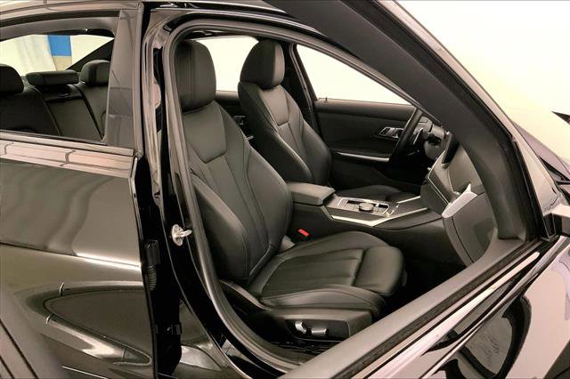 Certified 2023 BMW 330i xDrive Sedan w/ Driving Assistance Package image 6