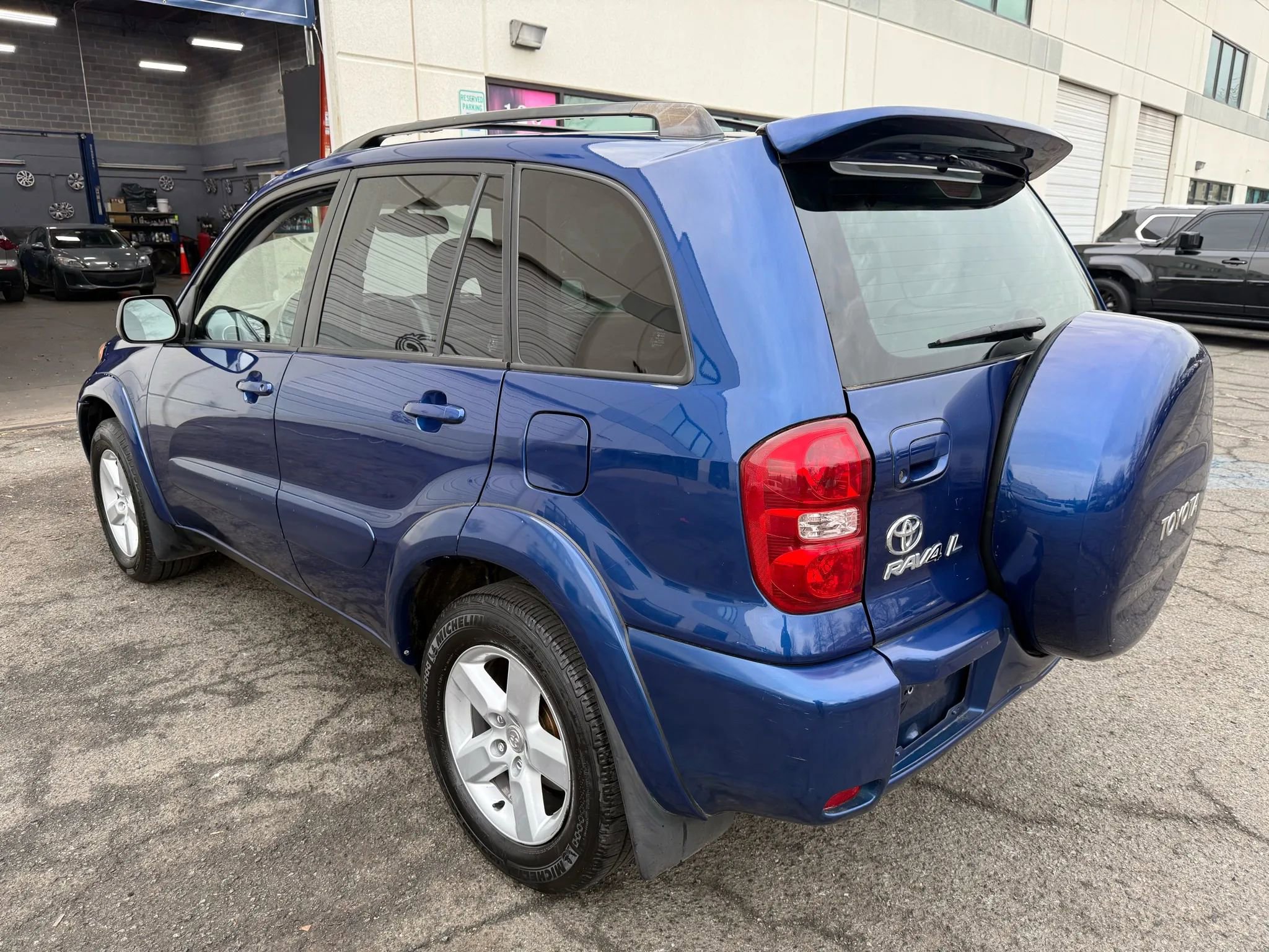 Used 2004 Toyota RAV4 Sport Utility 4D image 13