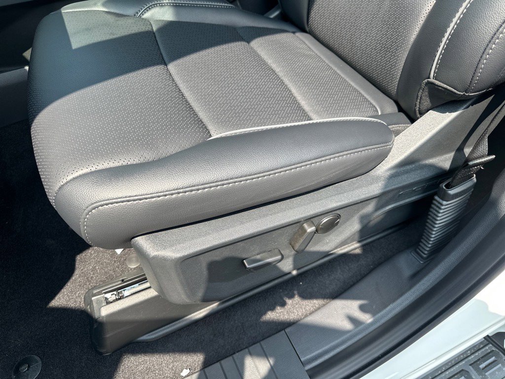 New 2025 Ford F150 Lariat w/ Equipment Group 501A Mid image 26