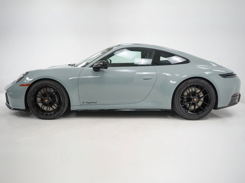New 2026 Porsche 911 Carrera GTS RWD image 2