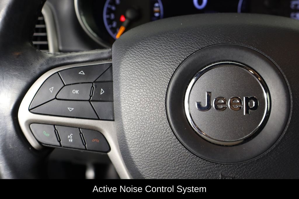 Used 2020 Jeep Grand Cherokee Laredo w/ Laredo X Package RWD image 8
