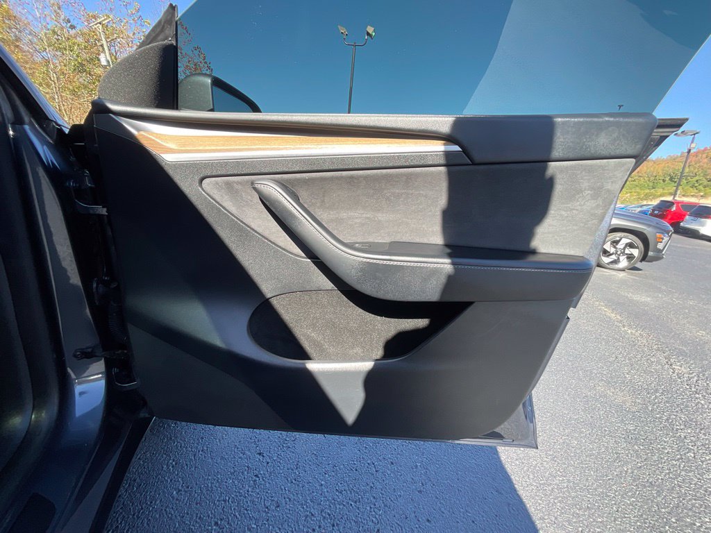 Used 2023 Tesla Model Y Performance AWD/4WD image 19