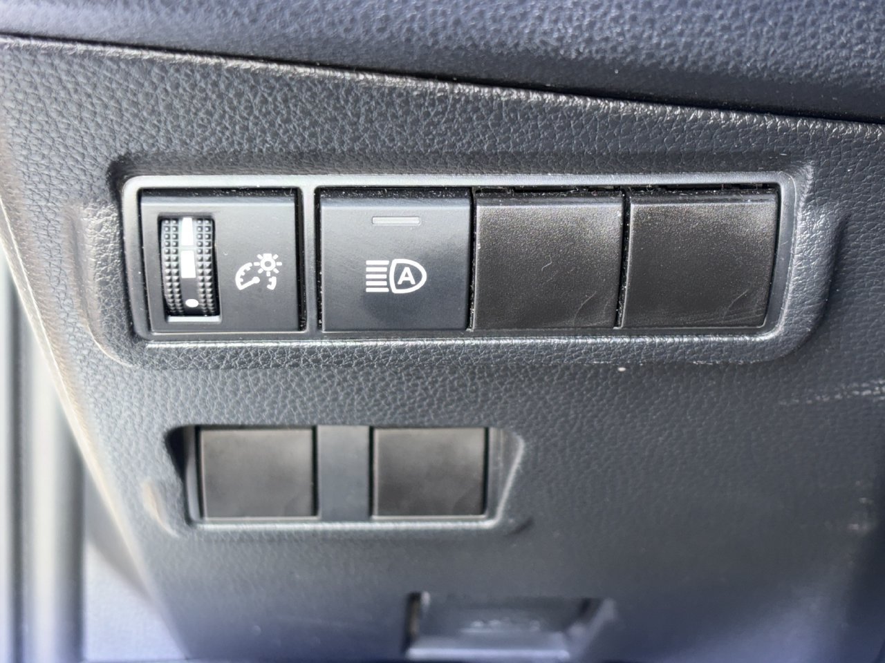 Used 2024 Toyota Corolla Cross LE AWD/4WD image 15