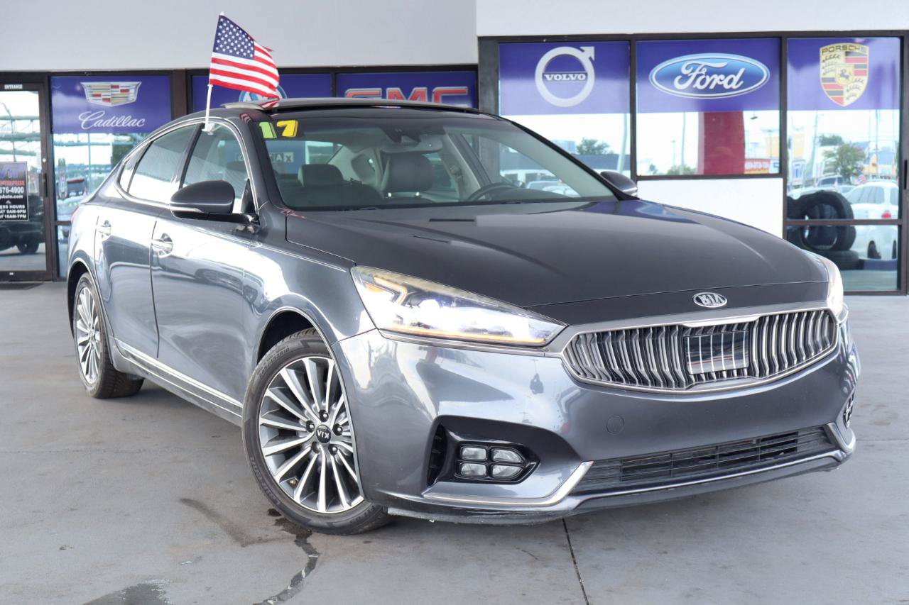 Used 2017 Kia Cadenza Technology FWD image 2