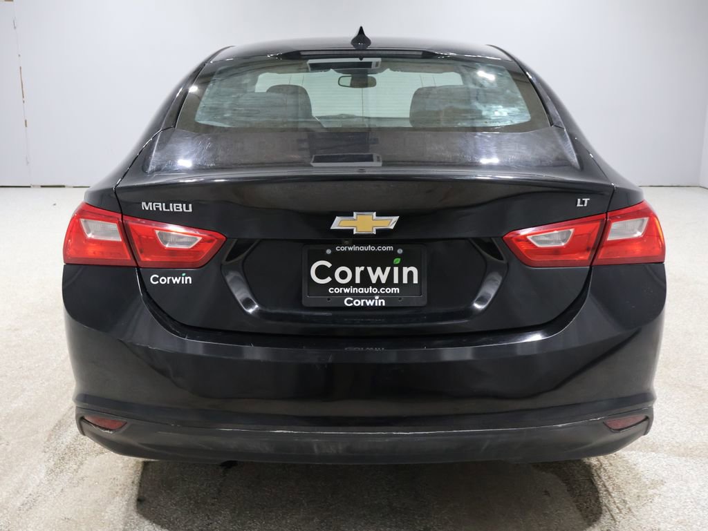 Used 2018 Chevrolet Malibu LT image 3