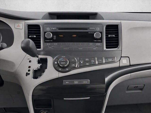 Used 2013 Toyota Sienna LE AWD/4WD image 13