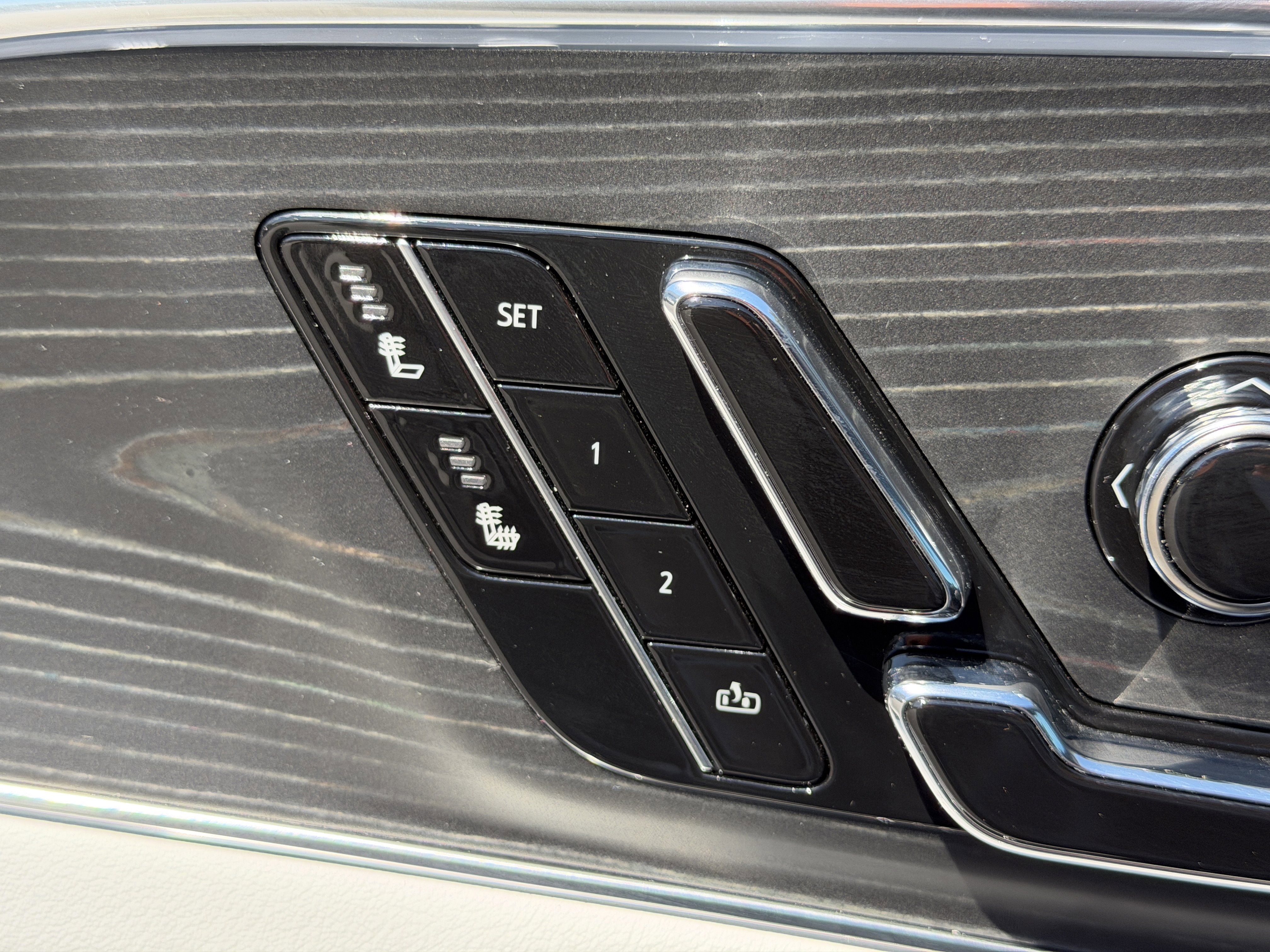 Certified 2024 Cadillac Lyriq Luxury image 23