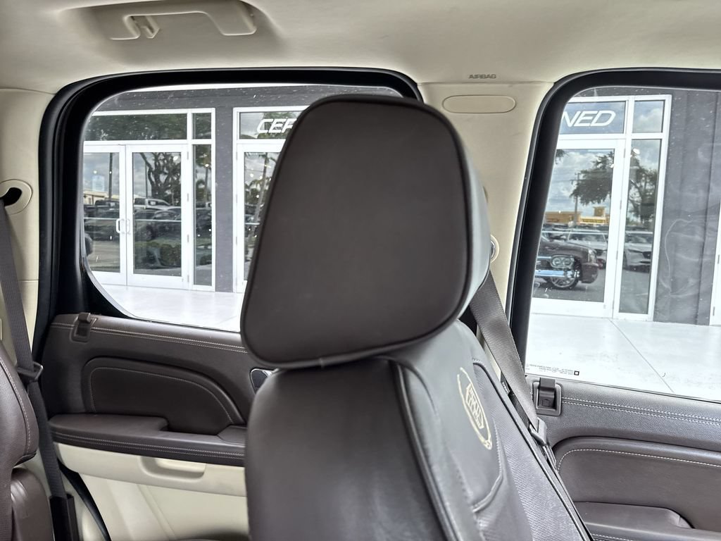 Used 2013 Cadillac Escalade Platinum RWD image 20