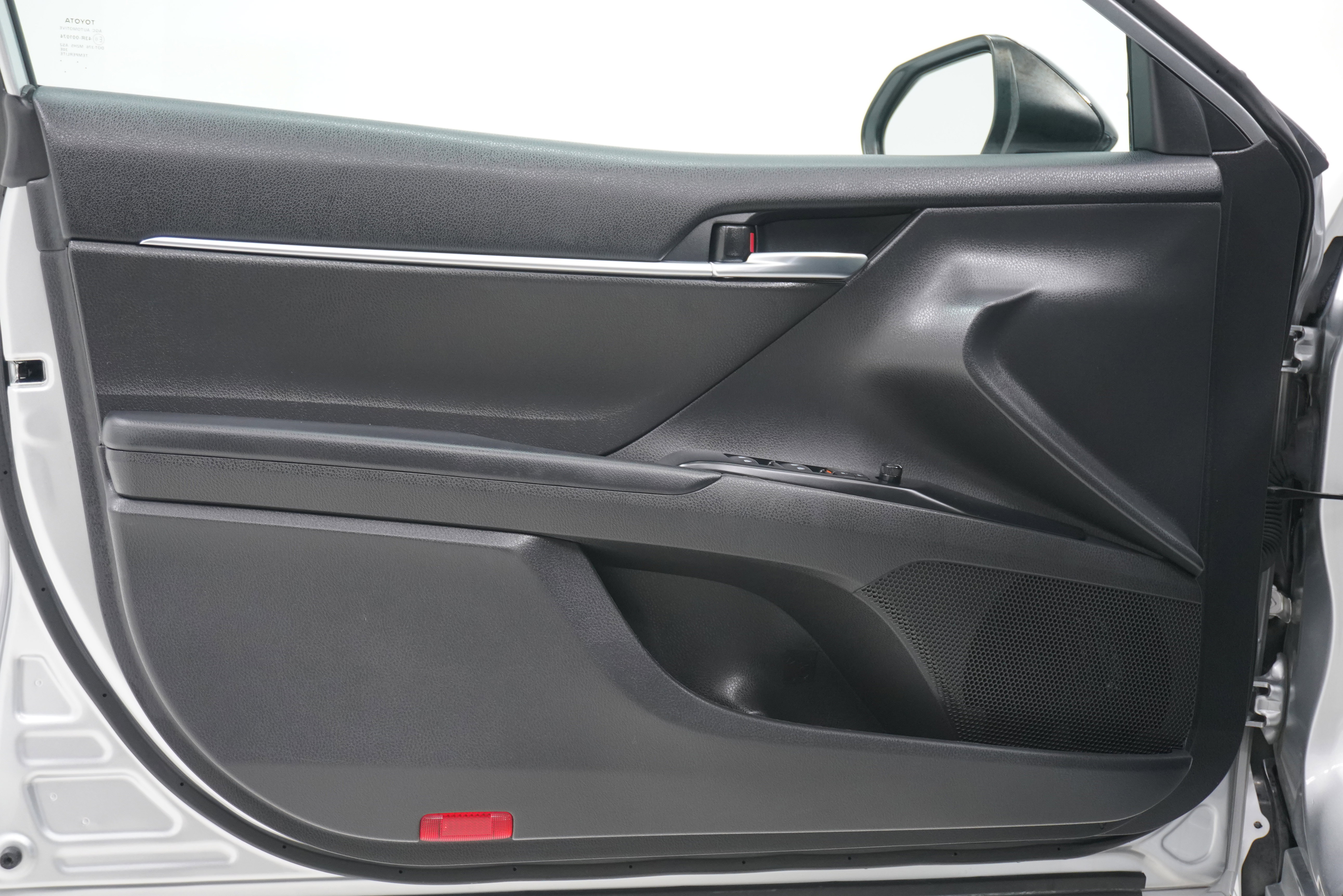 Used 2020 Toyota Camry SE FWD image 13