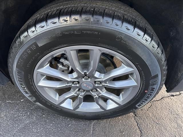 Certified 2022 GMC Terrain SLT image 16